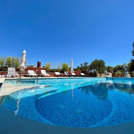ילסה Apartment With Swimming Pool מראה חיצוני תמונה
