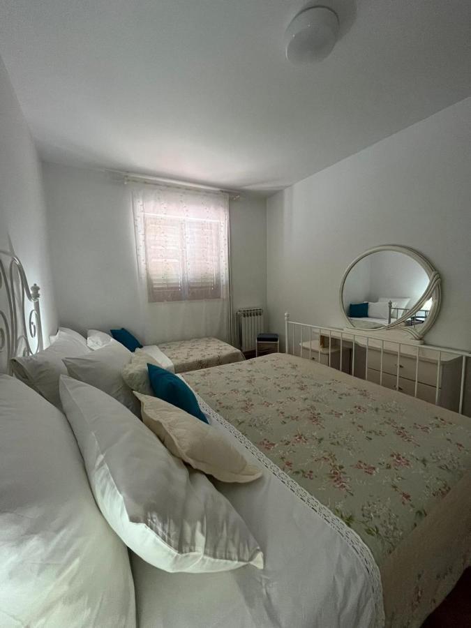 ילסה Apartment With Swimming Pool מראה חיצוני תמונה