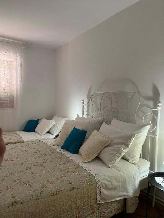 ילסה Apartment With Swimming Pool מראה חיצוני תמונה