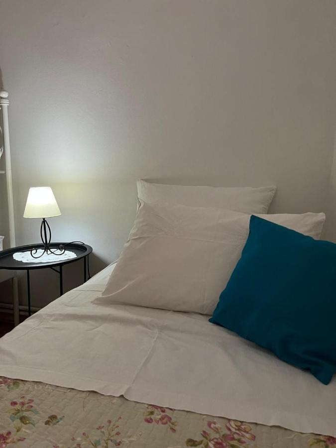 ילסה Apartment With Swimming Pool מראה חיצוני תמונה