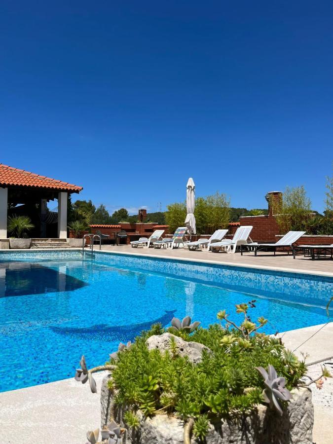 ילסה Apartment With Swimming Pool מראה חיצוני תמונה